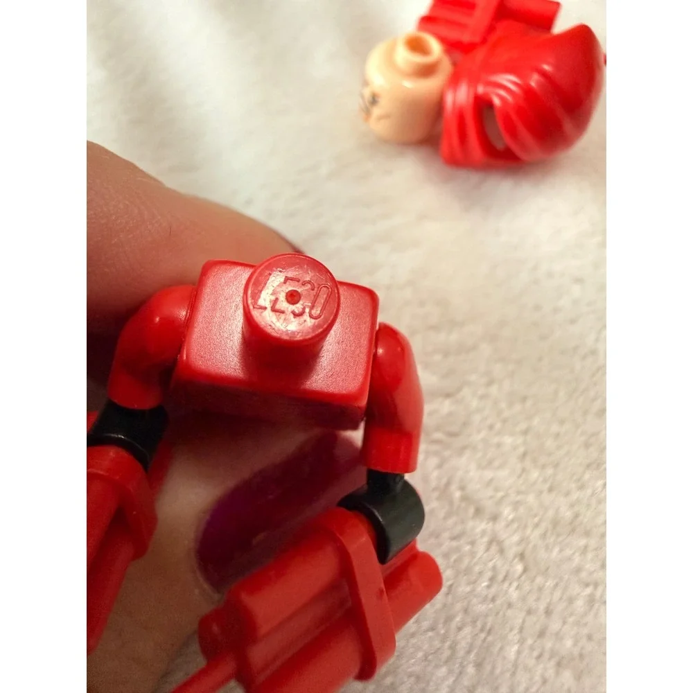 LEGO Ninjago Kai Red Ninja Minifigure with Dynamite Accessories